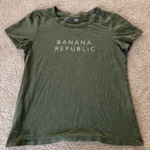 Banana Republic Dark Green Short Sleeve Tee